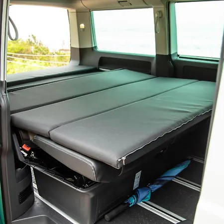 Cookies Campers - Small Campervan 캠프장